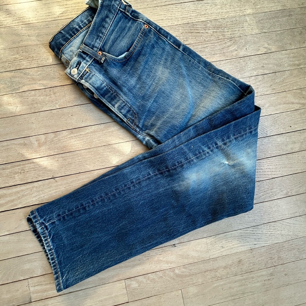 Levi's 501 W33 L36 - Blue With Distressed Right Knee and Pocket